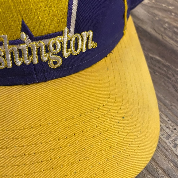 Vintage 1990s Washington Huskies Snapback Hat - Picture 4 of 9